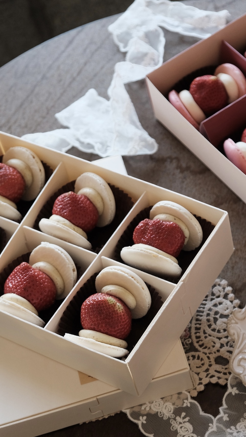 草莓季限定｜期間限定草莓開心果奶油馬卡龍｜