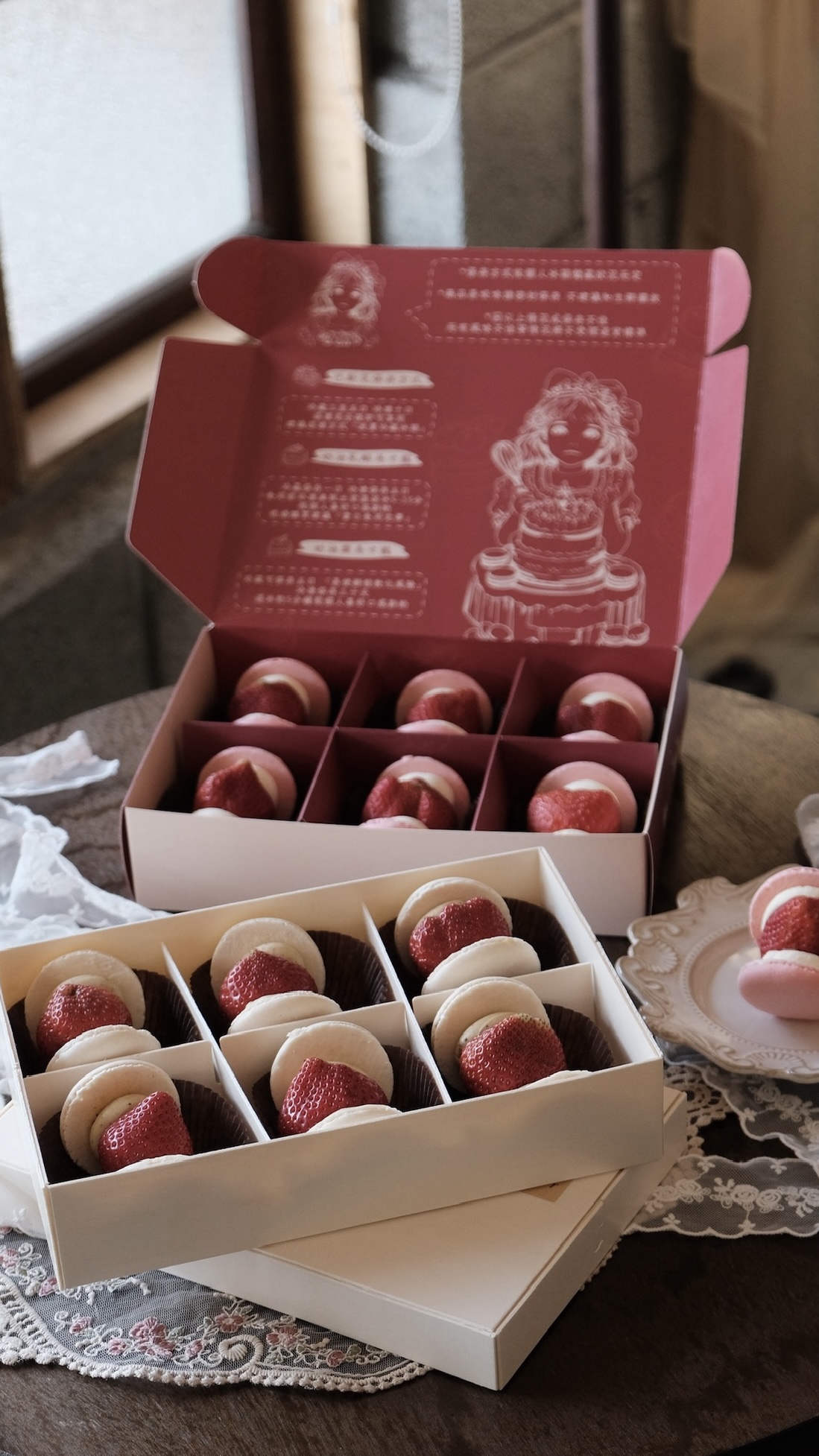 草莓季限定｜期間限定草莓開心果奶油馬卡龍｜