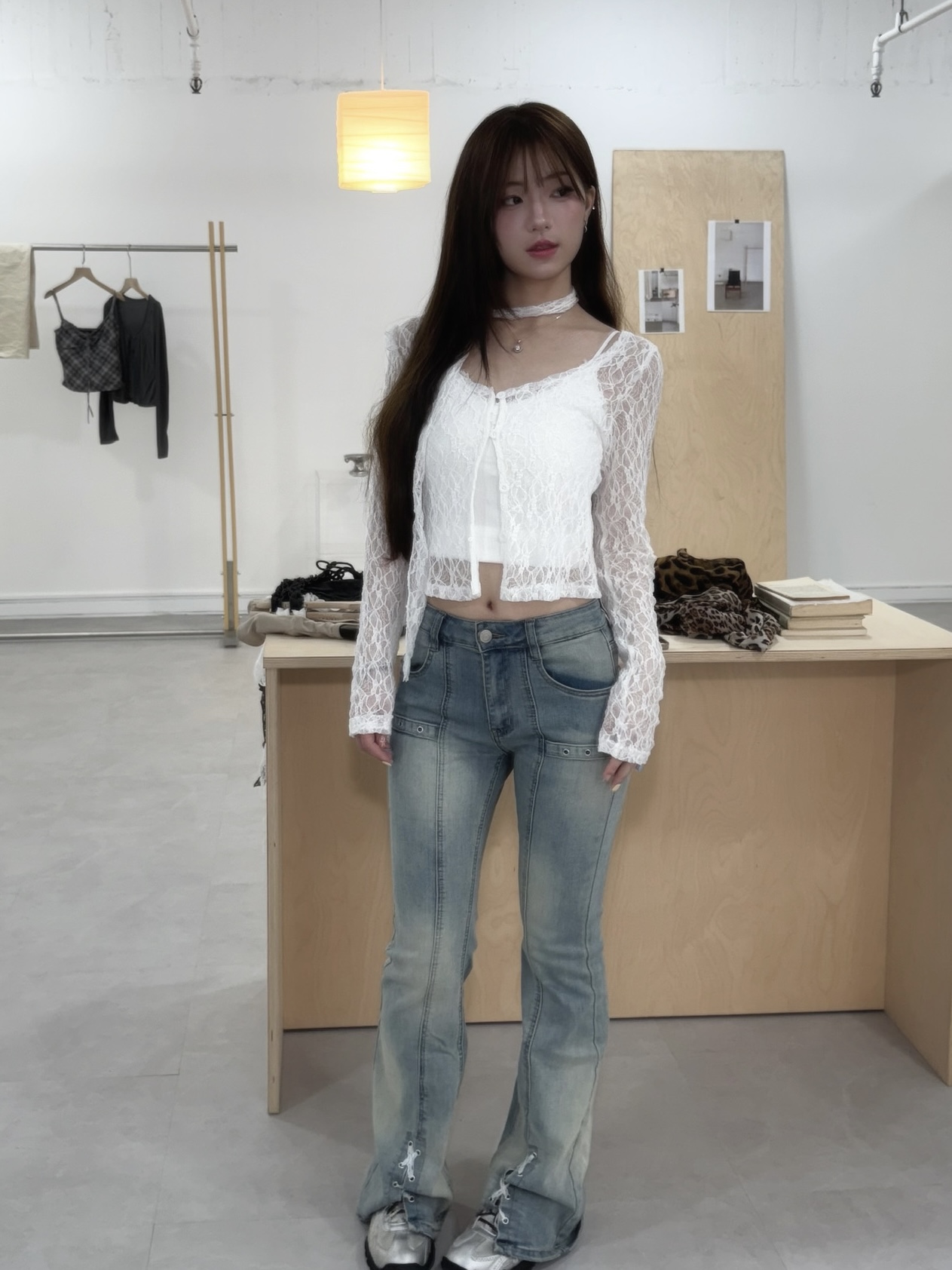#B0904設計感蕾絲綁帶牛仔喇叭褲
