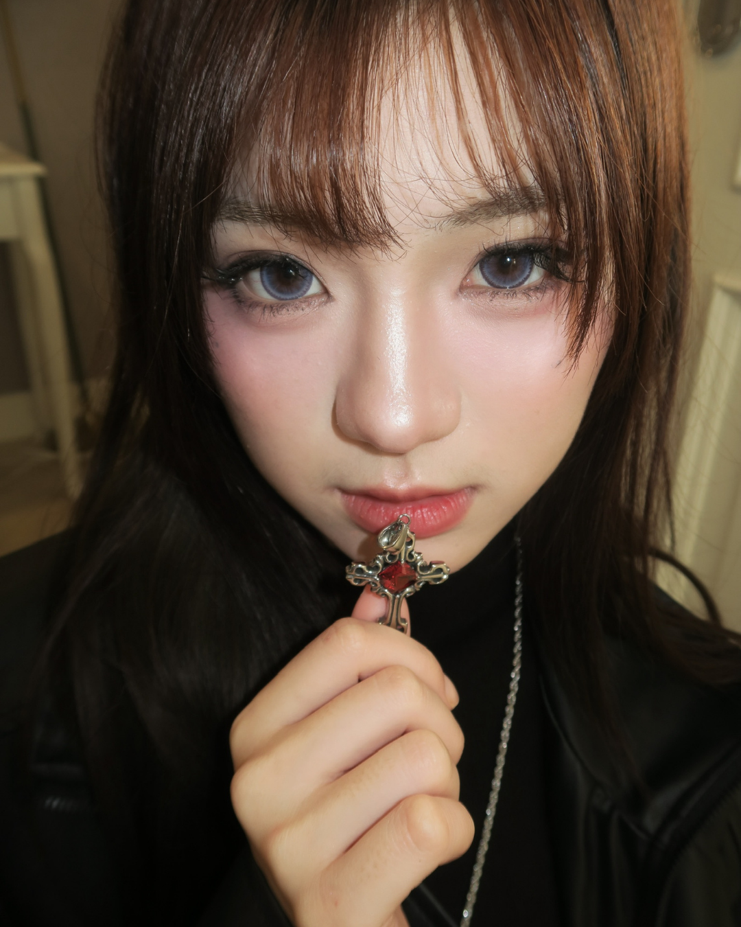 哥德風十字架紅寶石/黑寶石