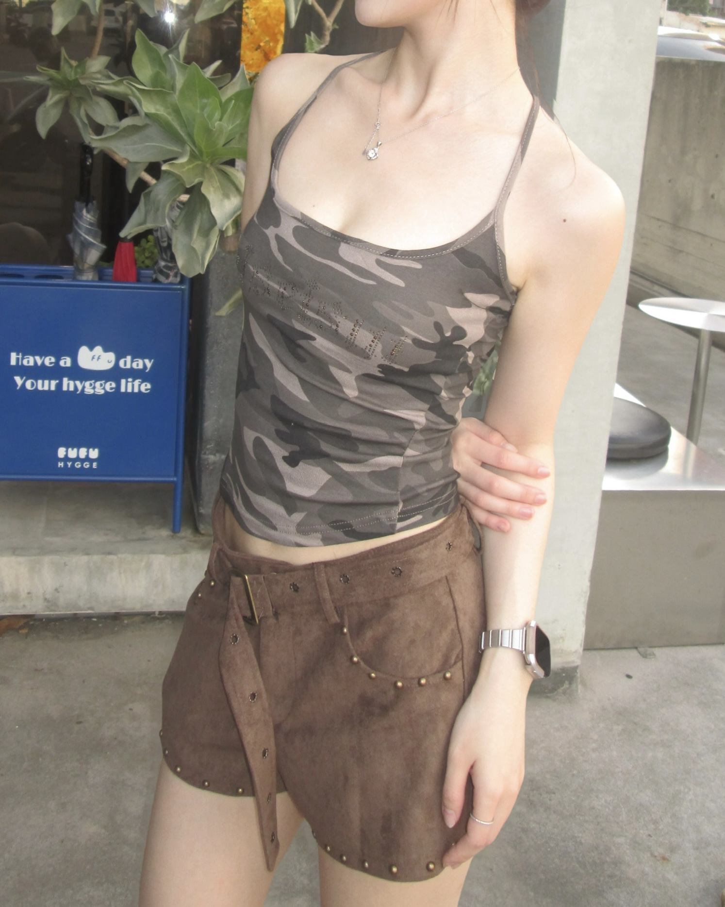 #B1011卯釘麂皮短褲含皮帶（2colors)