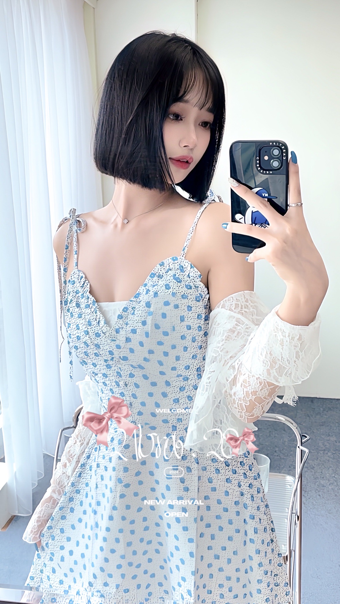 碎花露背吊帶裙